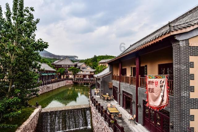 冯飞在三亚暗访检查冬季旅游消费市场秩序